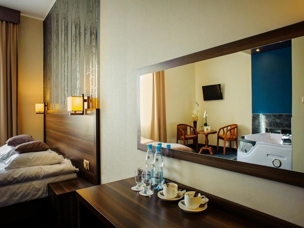 Hotel Sevilla Rawa Mazowiecka Zimmer foto