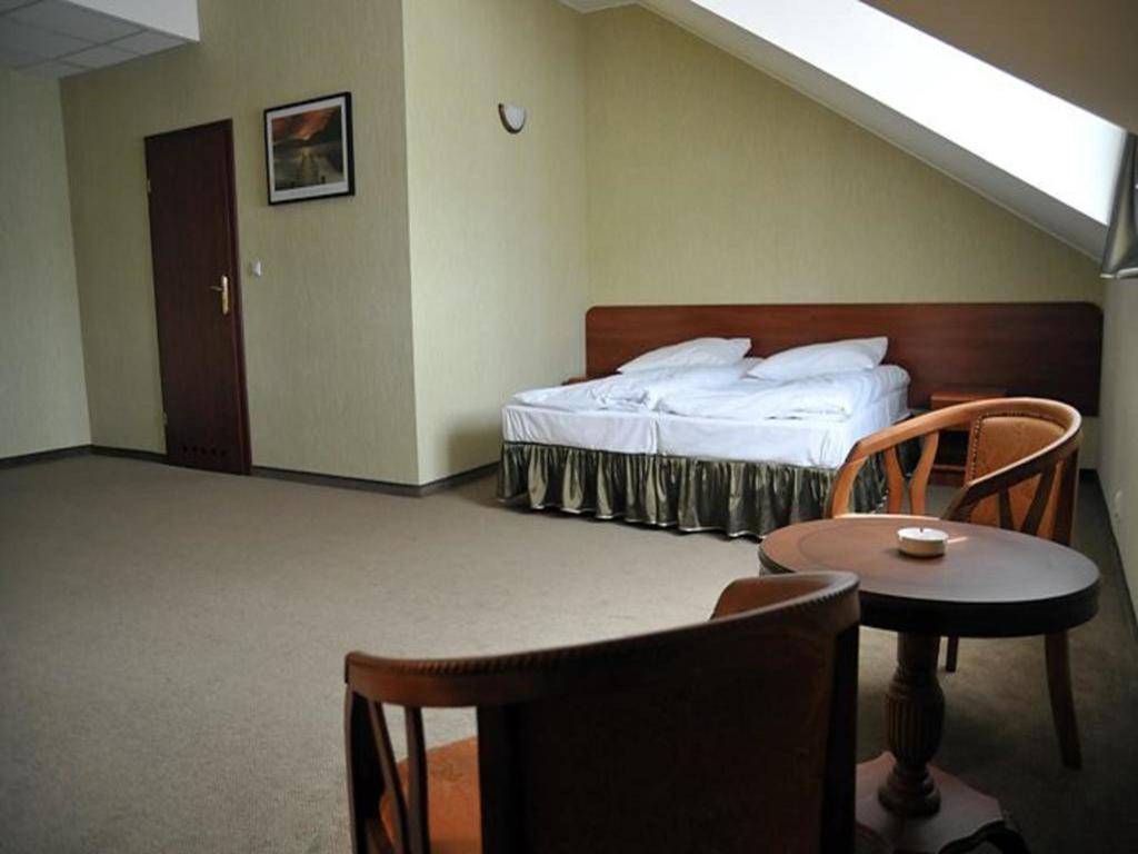 Hotel Sevilla Rawa Mazowiecka Zimmer foto